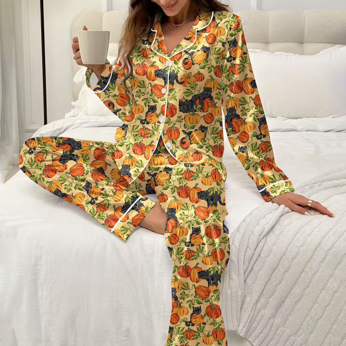 Women’s Halloween Black Cat and Pumpkin Pattern Long Sleeve Pajama Set