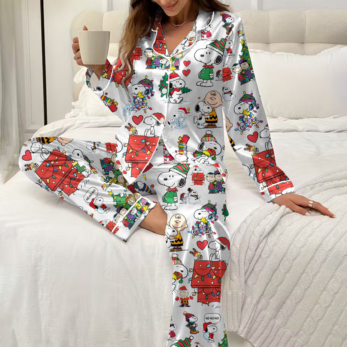 Women’s Peanuts Snoopy Christmas Character Long Sleeve Pajama Set