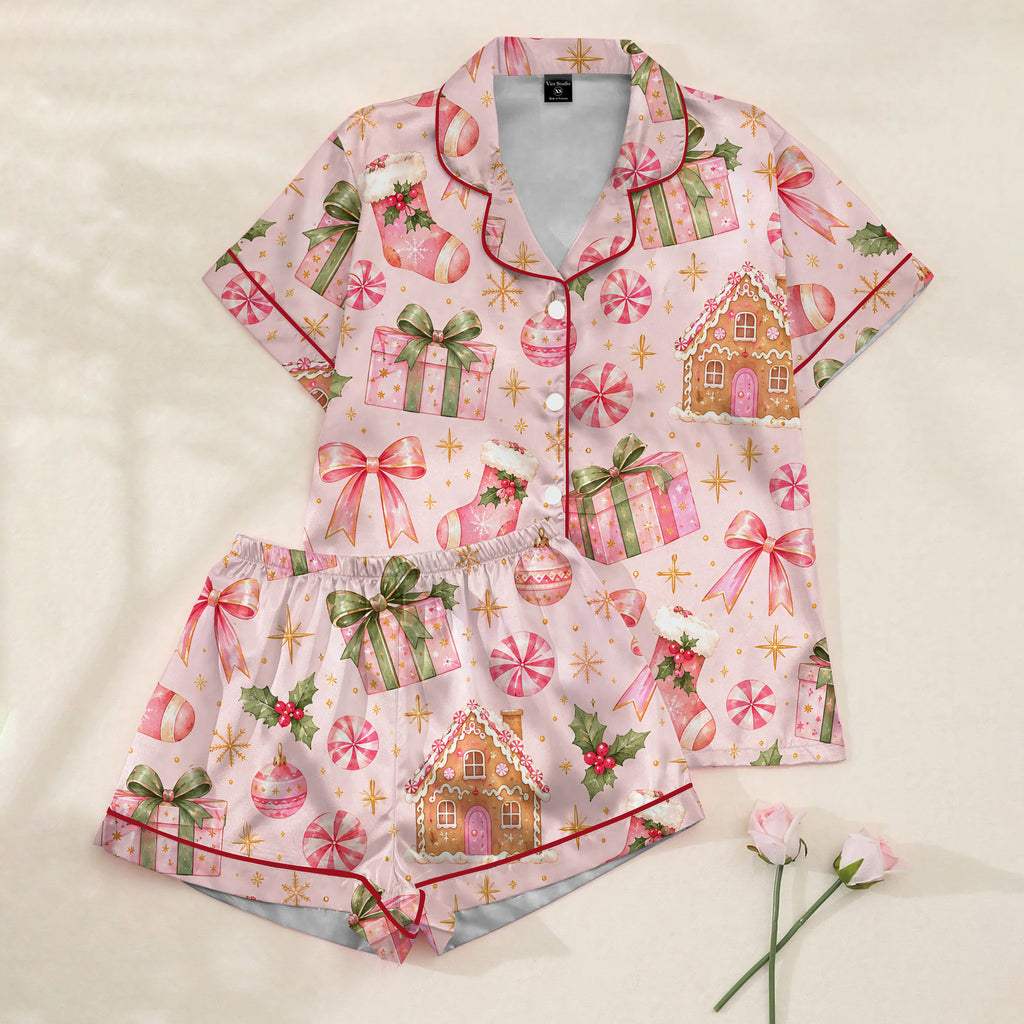Christmas Gingerbread House Gifts and Bows Print Short Sleeve Pajama Set